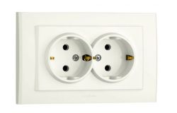 
			Socket Ovivo, double, MINA, grounded, white